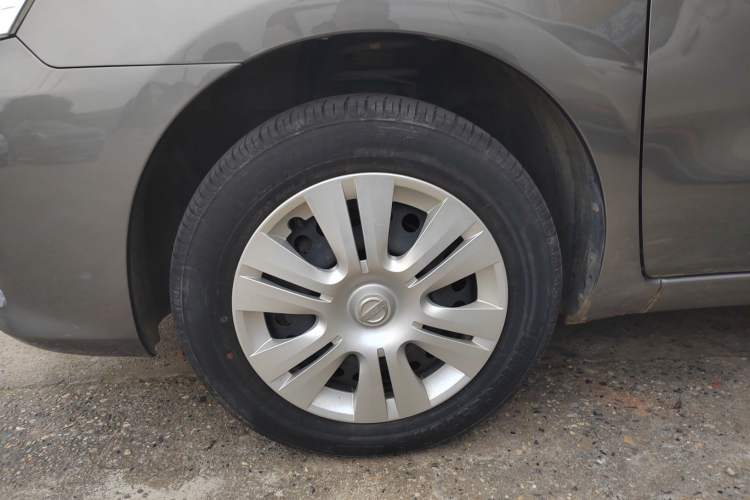 Used Nissan Livina 2015 1.6XE CVT Comfort Edition Left Front Wheel Hub