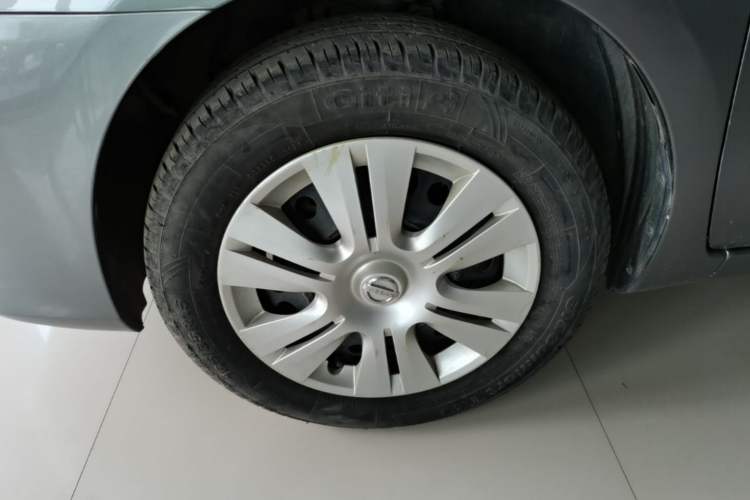 Used Nissan Livina 2015 1.6XE CVT Comfort Edition Left Front Wheel Hub