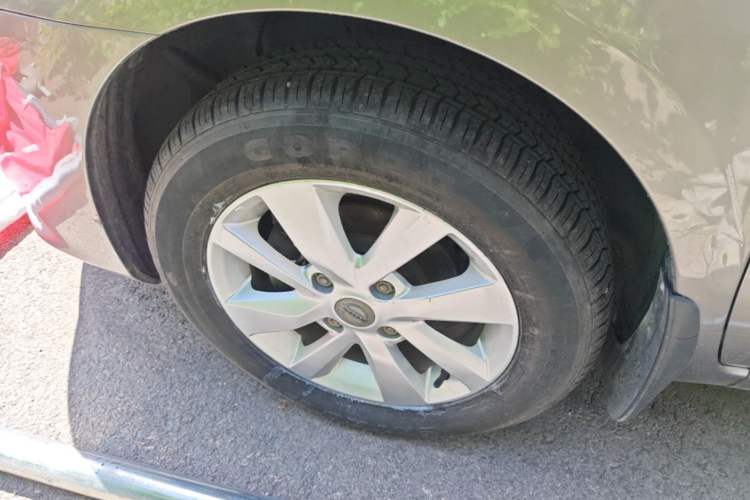 Used Nissan Livina 2015 1.6XE CVT Comfort Edition Left Front Wheel Hub