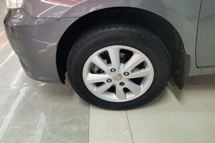 Used Nissan Livina 2015 1.6XE CVT Comfort Edition Left Front Wheel Hub