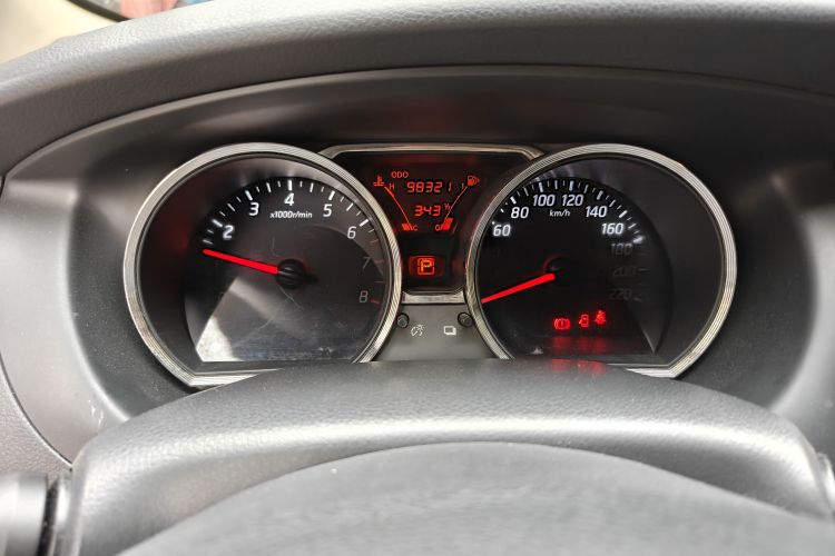Used Nissan Livina 2015 1.6XE CVT Comfort Edition Odometer Close Up