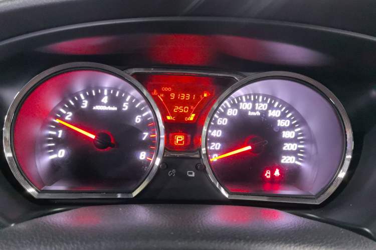 Used Nissan Livina 2015 1.6XE CVT Comfort Edition Odometer Close Up