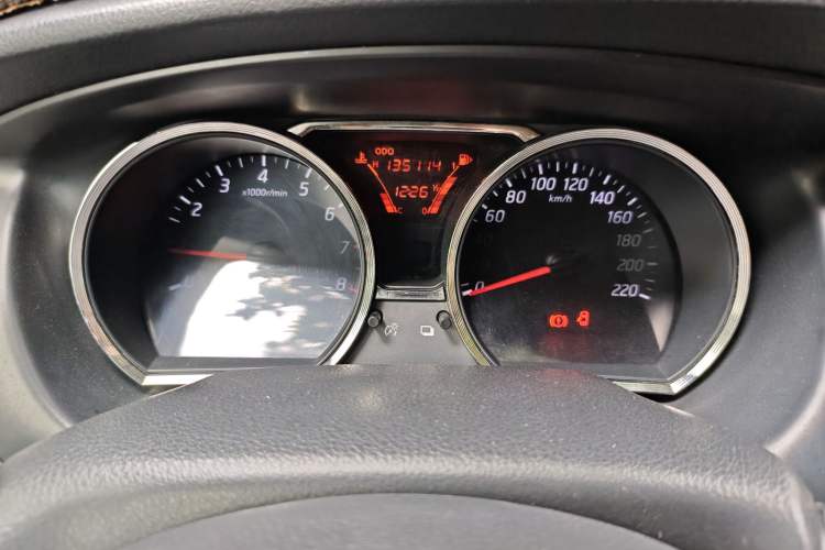 Used Nissan Livina 2015 1.6XE CVT Comfort Edition Odometer Close Up