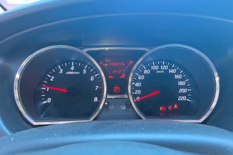 Used Nissan Livina 2015 1.6XE CVT Comfort Edition Odometer Close Up
