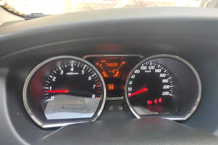 Used Nissan Livina 2015 1.6XE CVT Comfort Edition Odometer Close Up