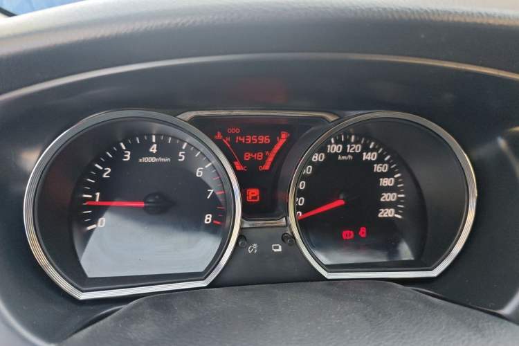 Used Nissan Livina 2015 1.6XE CVT Comfort Edition Odometer Close Up