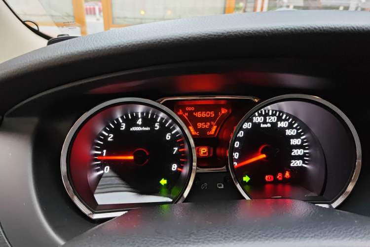 Used Nissan Livina 2015 1.6XE CVT Comfort Edition Odometer Close Up
