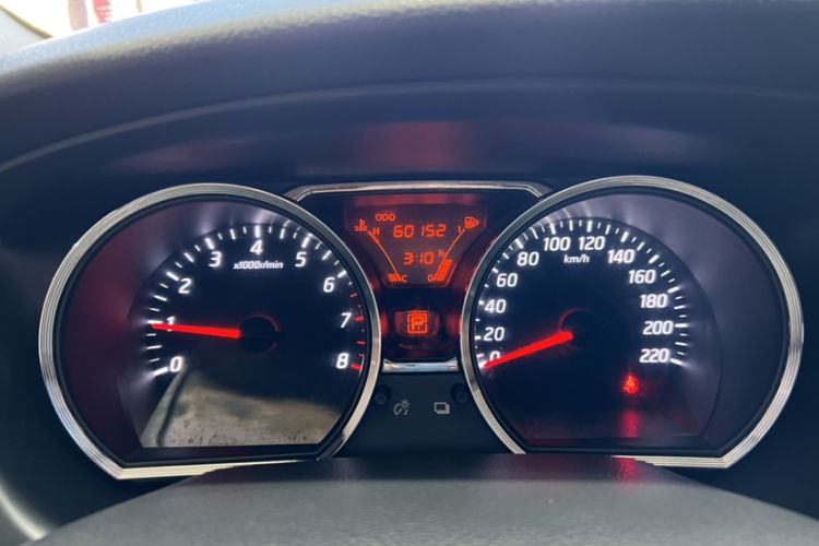 Used Nissan Livina 2015 1.6XE CVT Comfort Edition Odometer Close Up