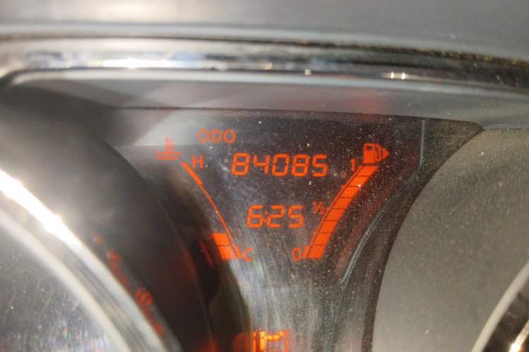 Used Nissan Livina 2015 1.6XE CVT Comfort Edition Odometer Close Up