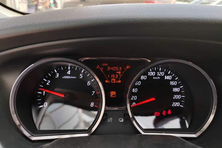 Used Nissan Livina 2015 1.6XE CVT Comfort Edition Odometer Close Up