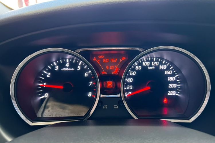 Used Nissan Livina 2015 1.6XE CVT Comfort Edition Odometer Close Up