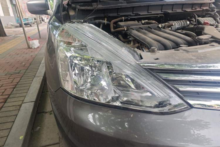 Used Nissan Livina 2015 1.6XE CVT Comfort Edition Right Front Headlight