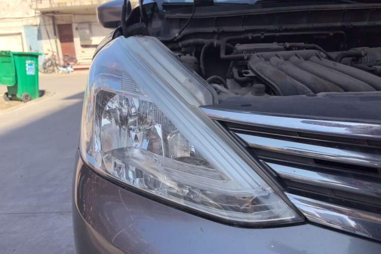 Used Nissan Livina 2015 1.6XE CVT Comfort Edition Right Front Headlight
