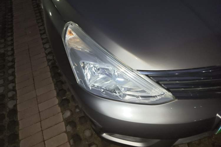 Used Nissan Livina 2015 1.6XE CVT Comfort Edition Right Front Headlight