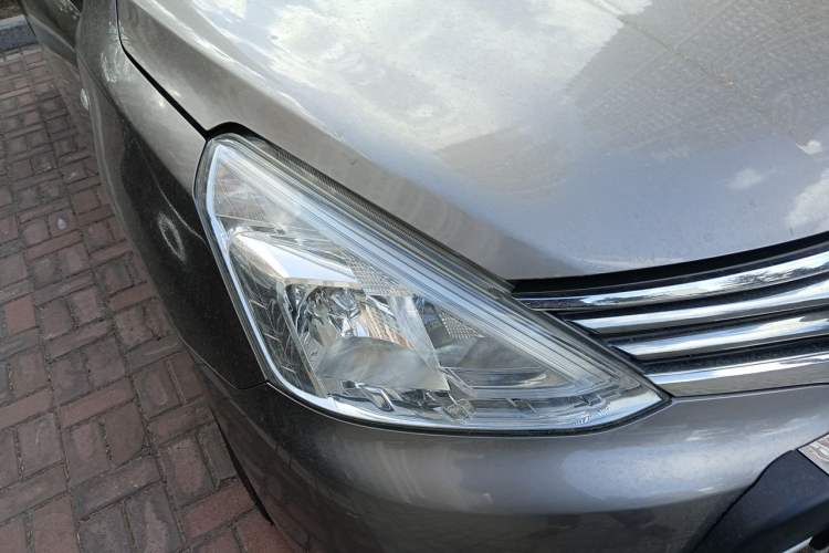 Used Nissan Livina 2015 1.6XE CVT Comfort Edition Right Front Headlight