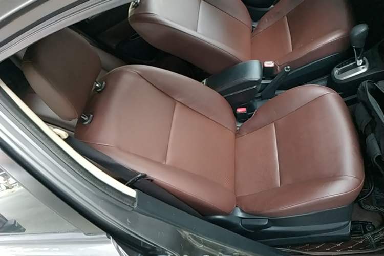 Used Nissan Livina 2015 Jinrui 1.6XV CVT Cool Cafe Edition Right Front Seat