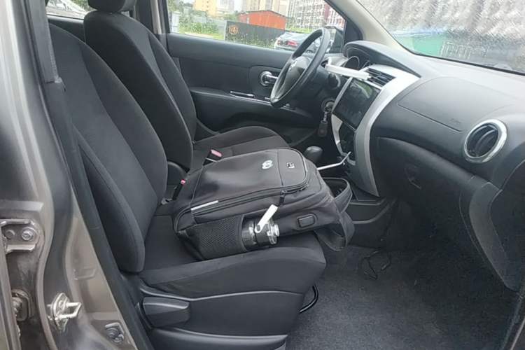 Used Nissan Livina 2015 1.6XE CVT Comfort Edition Right Front Seat