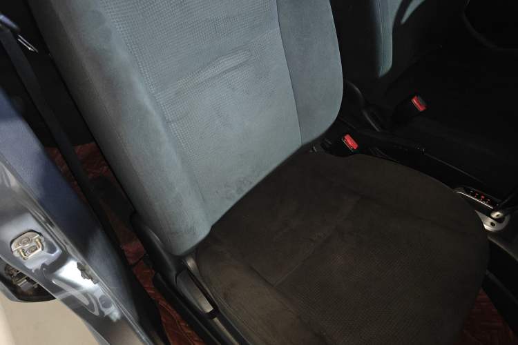 Used Nissan Livina 2015 1.6XE CVT Comfort Edition Right Front Seat