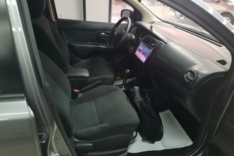 Used Nissan Livina 2015 1.6XE CVT Comfort Edition Right Front Seat