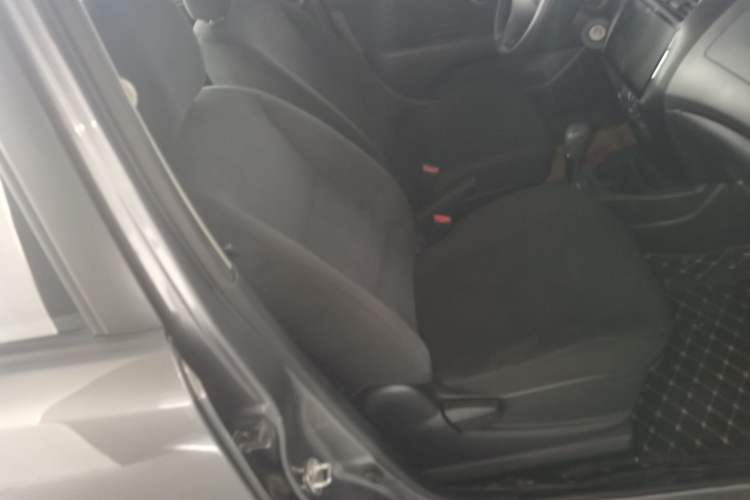 Used Nissan Livina 2015 1.6XE CVT Comfort Edition Right Front Seat