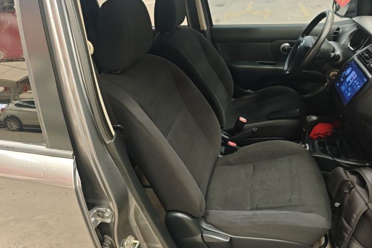 Used Nissan Livina 2015 1.6XE CVT Comfort Edition Right Front Seat