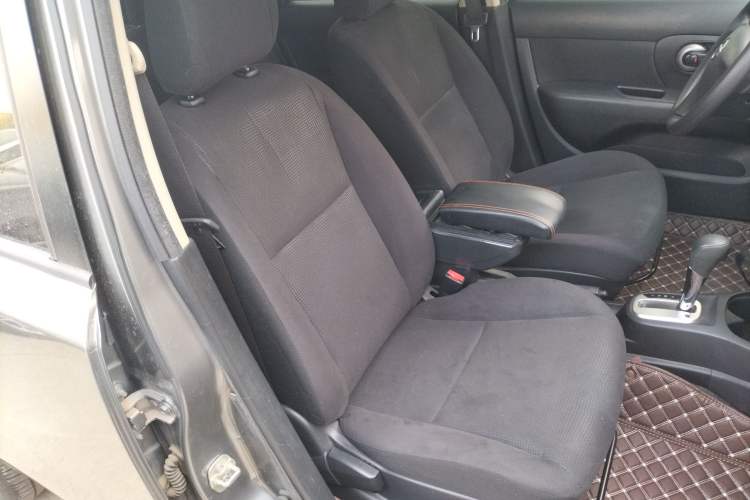 Used Nissan Livina 2015 1.6XE CVT Comfort Edition Right Front Seat