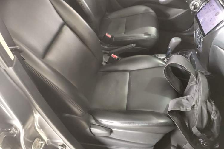 Used Nissan Livina 2015 1.6XE CVT Comfort Edition Right Front Seat