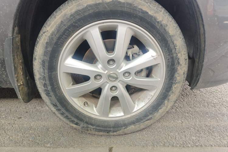 Used Nissan Livina 2015 1.6XE CVT Comfort Edition Right Front Wheel Hub