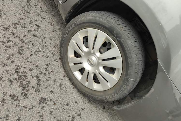 Used Nissan Livina 2015 1.6XE CVT Comfort Edition Right Front Wheel Hub