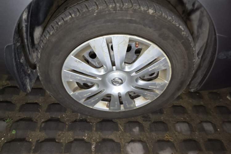 Used Nissan Livina 2015 1.6XE CVT Comfort Edition Right Front Wheel Hub