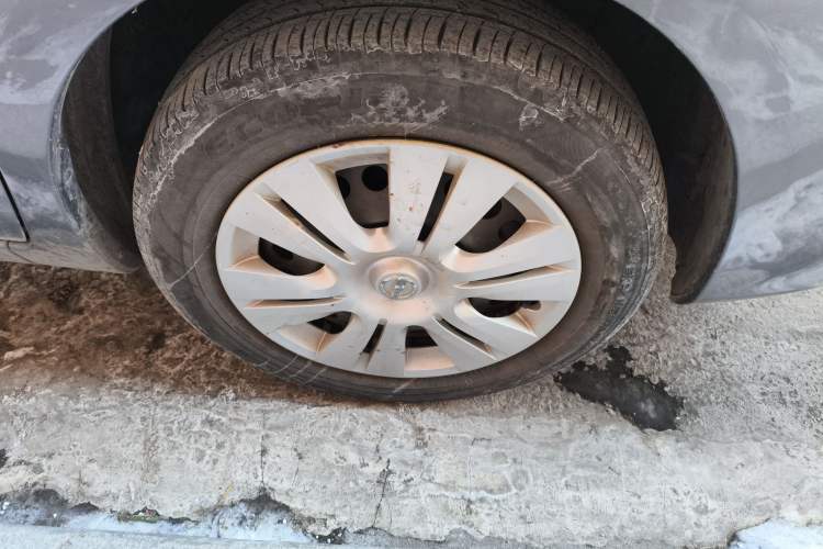 Used Nissan Livina 2015 1.6XE CVT Comfort Edition Right Front Wheel Hub