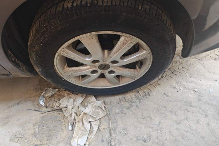 Used Nissan Livina 2015 1.6XE CVT Comfort Connect Edition Right Front Wheel Hub