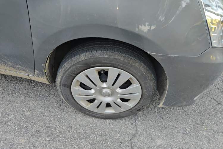 Used Nissan Livina 2015 1.6XE Manual Comfort Edition Right Front Wheel Hub