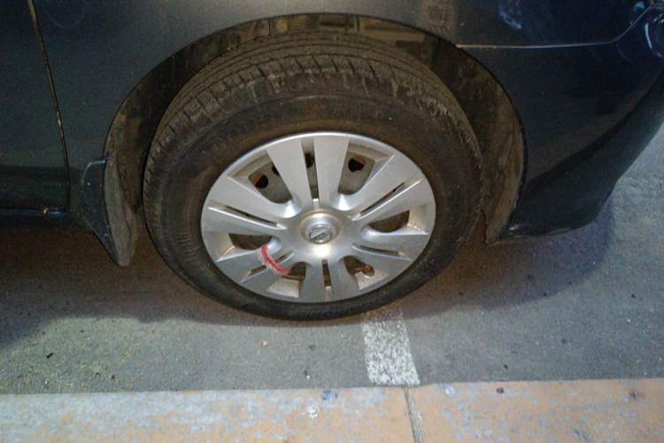 Used Nissan Livina 2015 1.6XE Manual Comfort Edition Right Front Wheel Hub