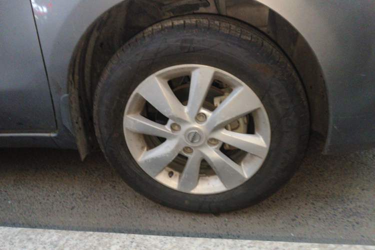 Used Nissan Livina 2015 1.6XE CVT Comfort Edition Right Front Wheel Hub
