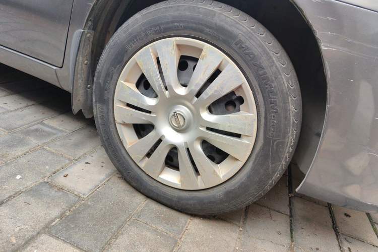 Used Nissan Livina 2015 1.6XE CVT Comfort Edition Right Front Wheel Hub