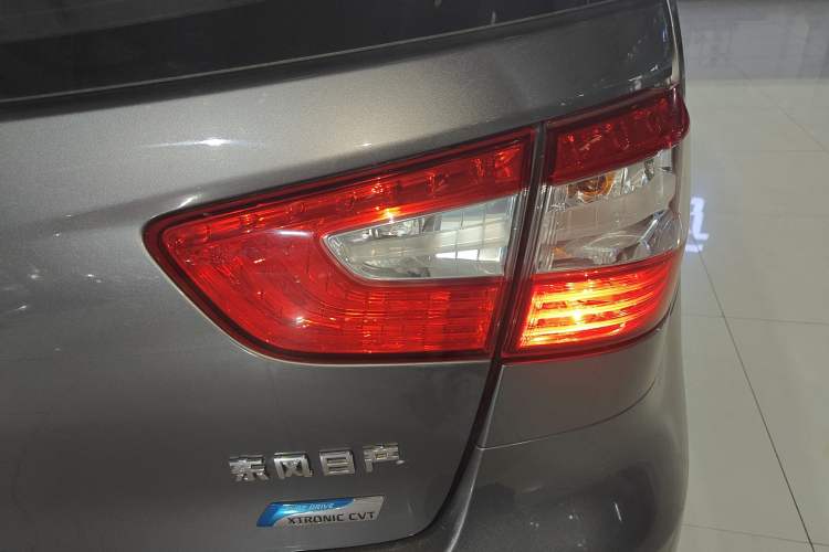 Used Nissan Livina 2015 1.6XE CVT Comfort Edition Right Rear Taillight