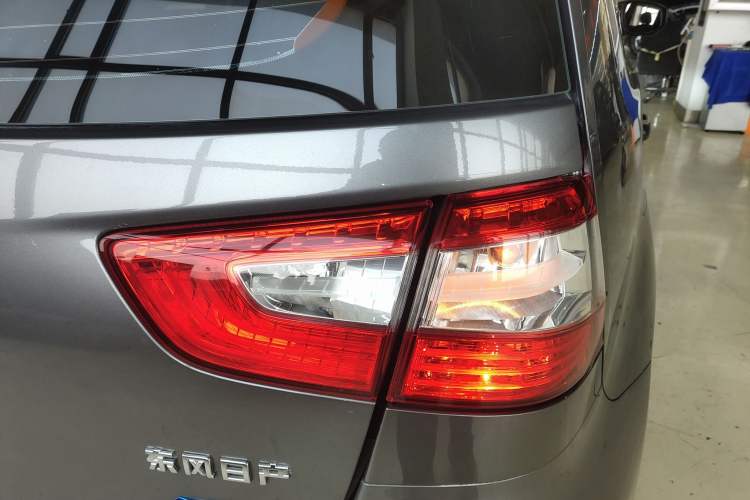 Used Nissan Livina 2015 1.6XE CVT Comfort Edition Right Rear Taillight