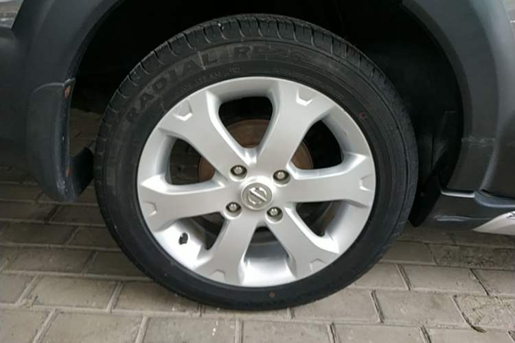 Used Nissan Livina 2015 Jinrui 1.6XV CVT Cool Cafe Edition Right Rear Wheel Hub