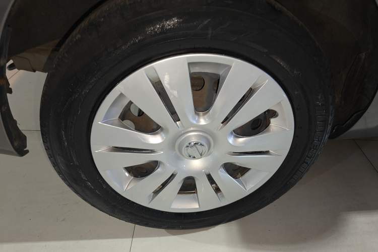 Used Nissan Livina 2015 1.6XE CVT Comfort Edition Right Rear Wheel Hub