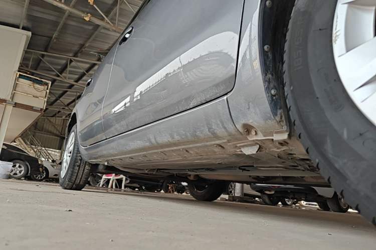 Used Nissan Livina 2015 1.6XE CVT Comfort Edition Right Side Sill