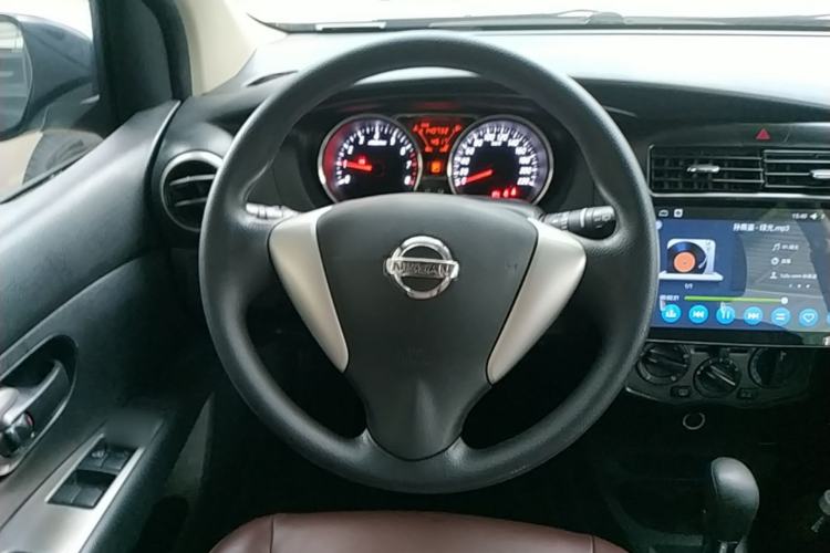 Used Nissan Livina 2015 Jinrui 1.6XV CVT Cool Cafe Edition Steering Wheel
