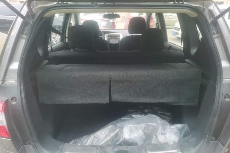 Used Nissan Livina 2015 1.6XE Manual Comfort Edition Trunk