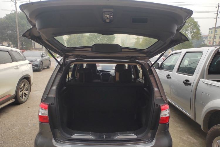 Used Nissan Livina 2015 1.6XE CVT Comfort Edition Trunk