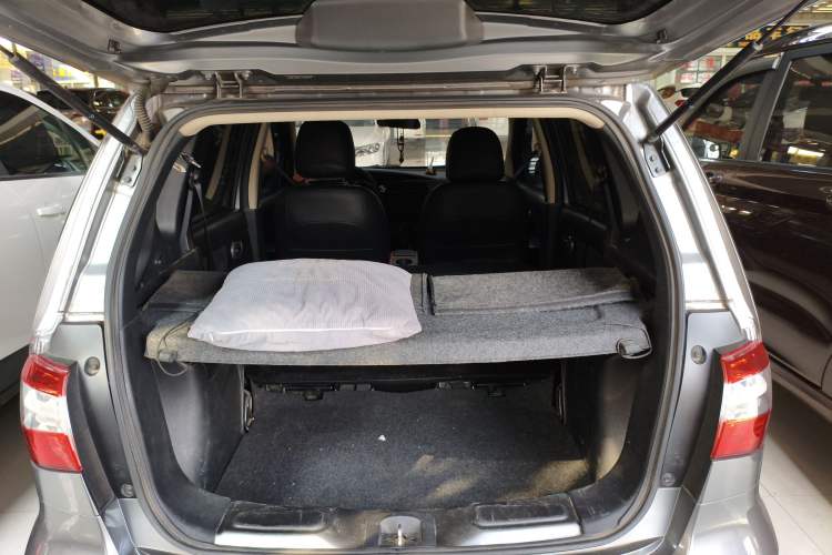 Used Nissan Livina 2015 1.6XE CVT Comfort Edition Trunk