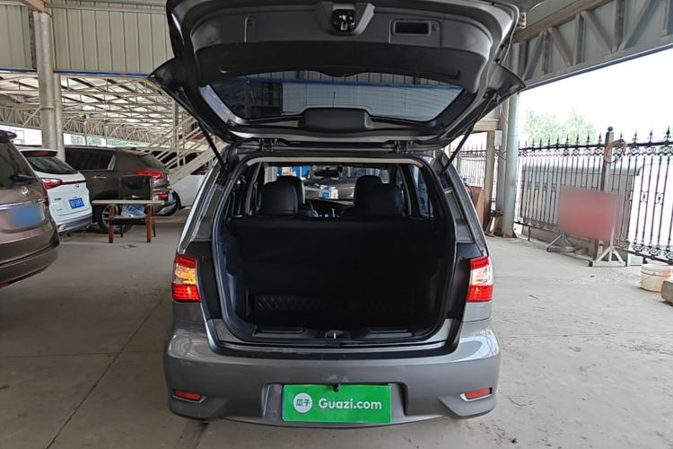 Used Nissan Livina 2015 1.6XE CVT Comfort Edition Trunk