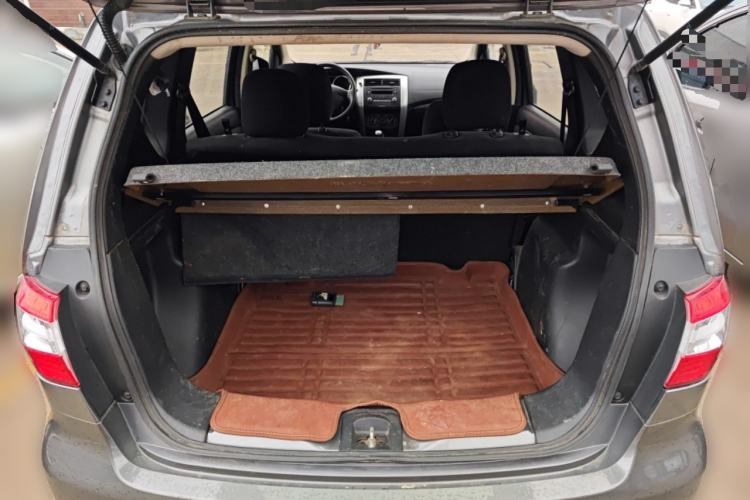 Used Nissan Livina 2015 1.6XE Manual Comfort Edition Trunk