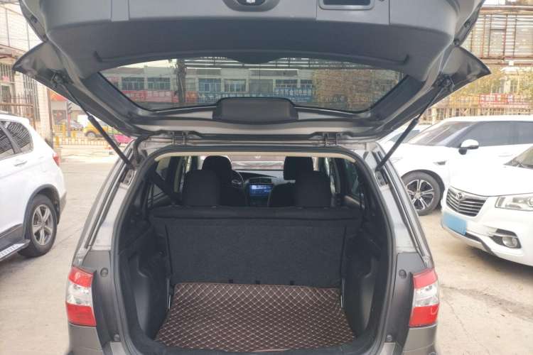 Used Nissan Livina 2015 1.6XE CVT Comfort Edition Trunk