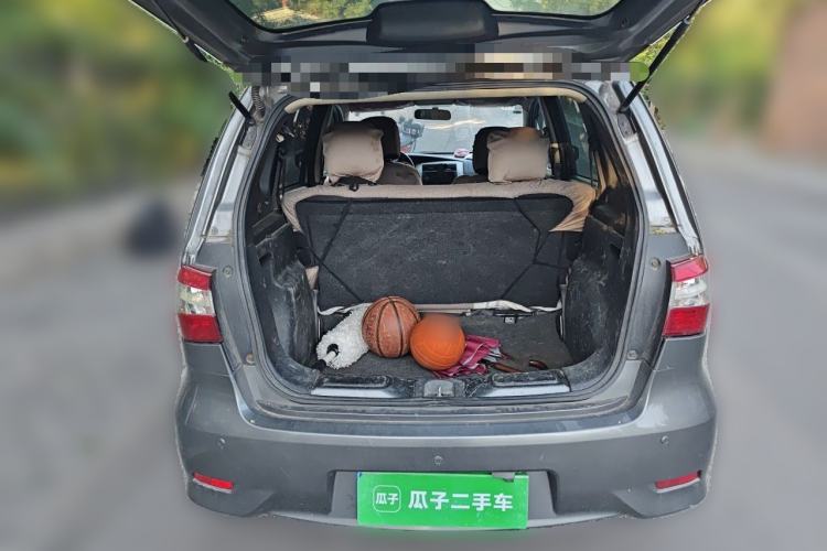 Used Nissan Livina 2015 1.6XE Manual Comfort Edition Trunk