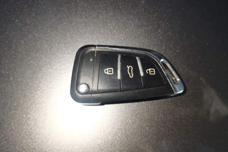 Used Nissan Livina 2015 1.6XE CVT Comfort Edition Vehicle Key